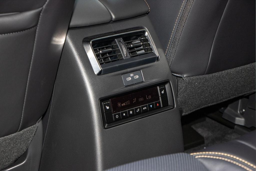 new 2025 Mazda CX-70 car