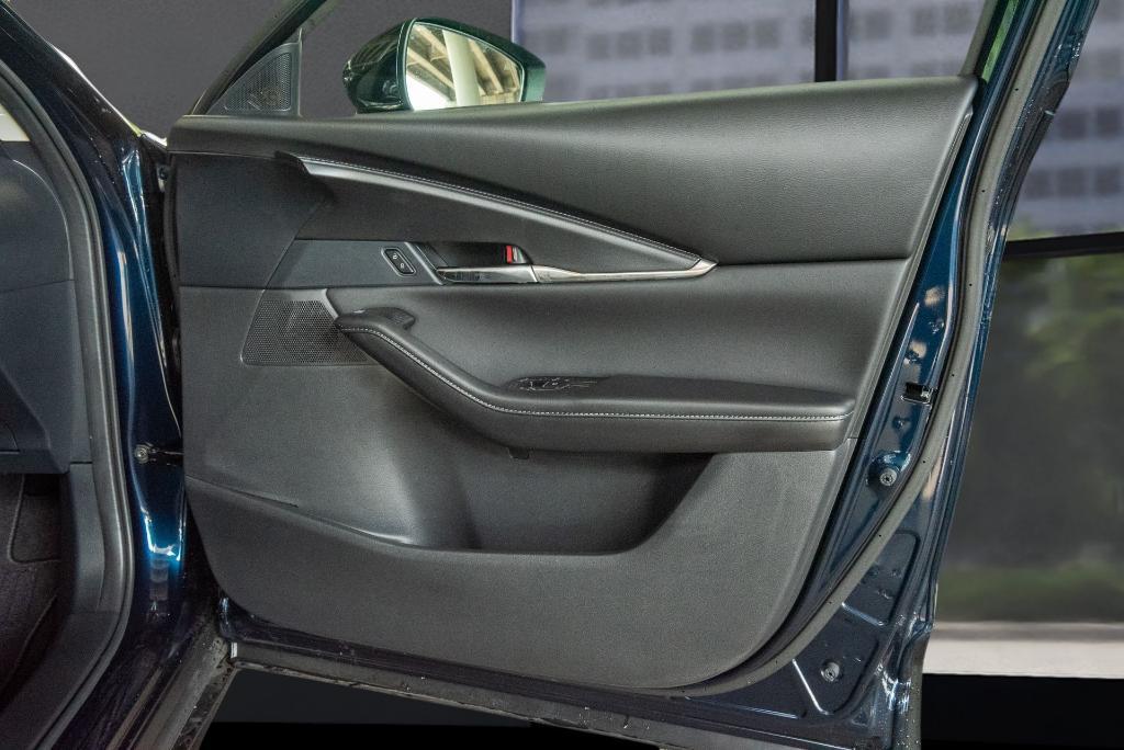 new 2025 Mazda CX-30 car