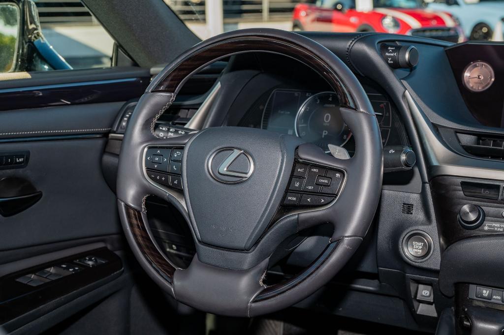 used 2019 Lexus ES 350 car, priced at $31,782