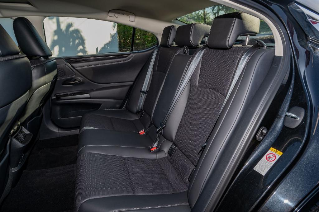 used 2019 Lexus ES 350 car, priced at $31,782