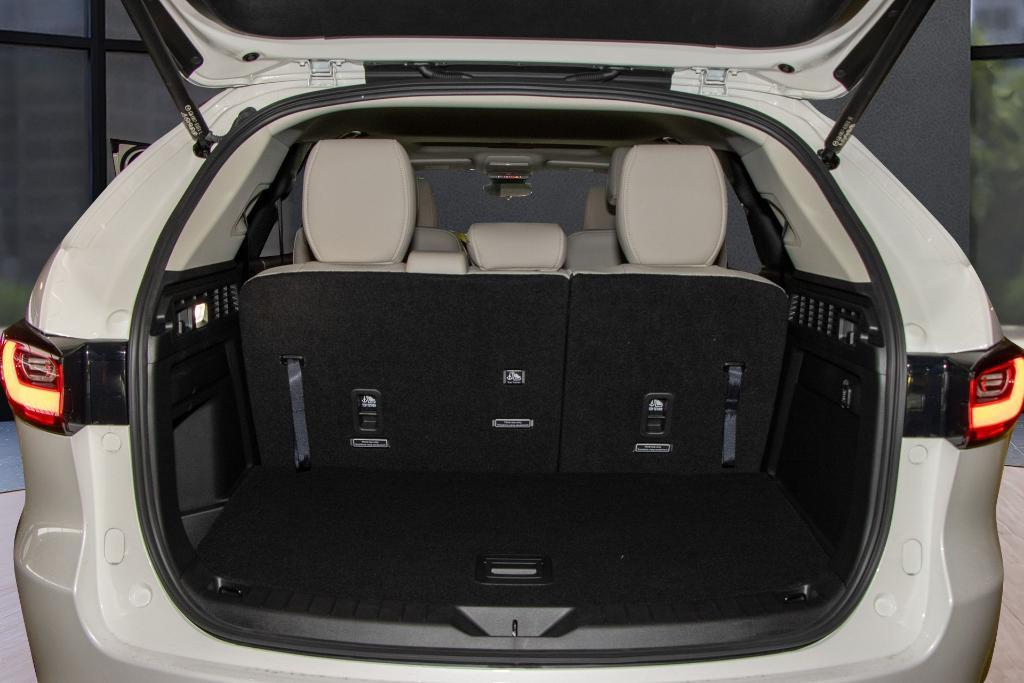 new 2025 Mazda CX-90 car, priced at $40,770