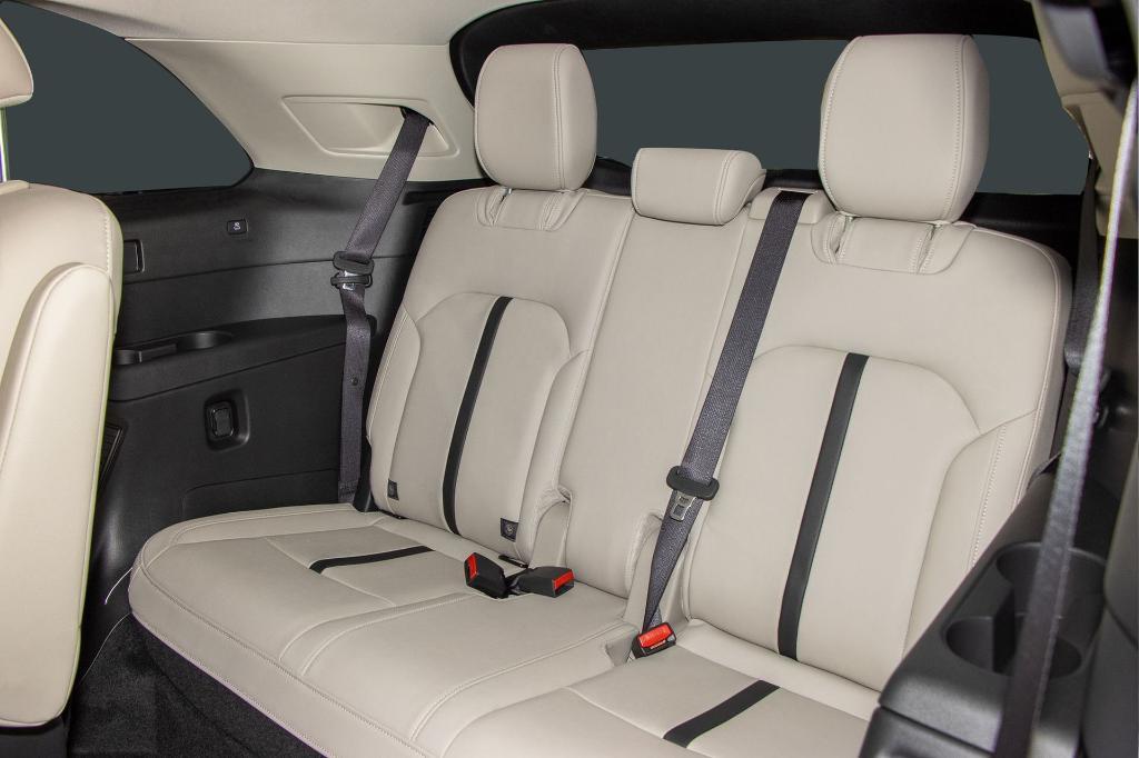 new 2025 Mazda CX-90 car, priced at $40,770