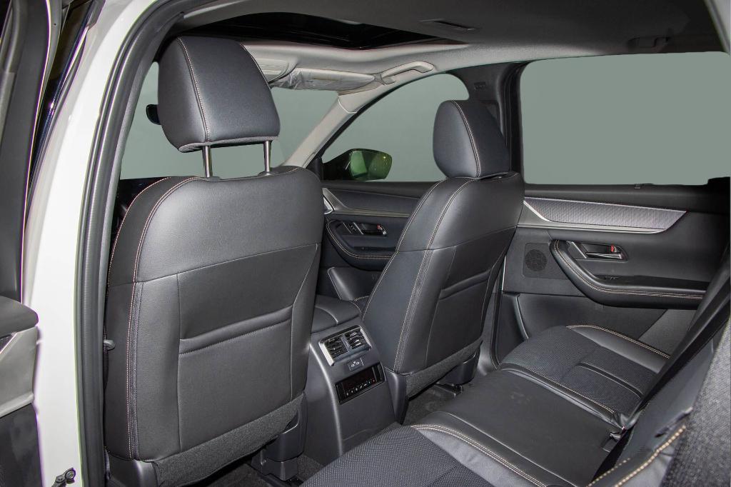 used 2025 Mazda CX-70 car, priced at $38,200