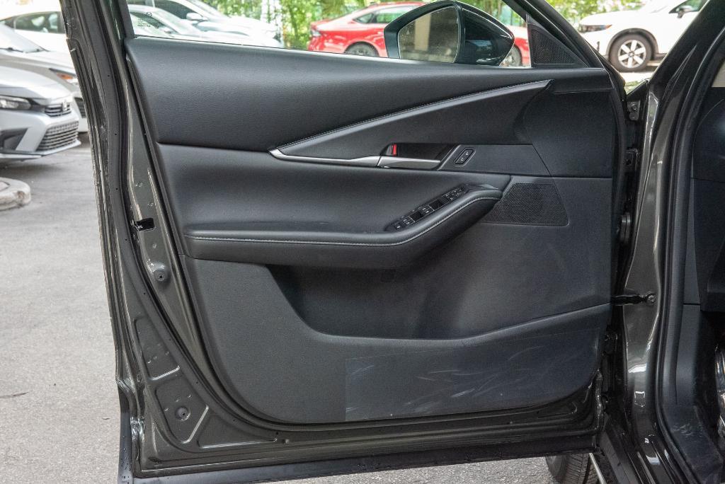new 2025 Mazda CX-30 car