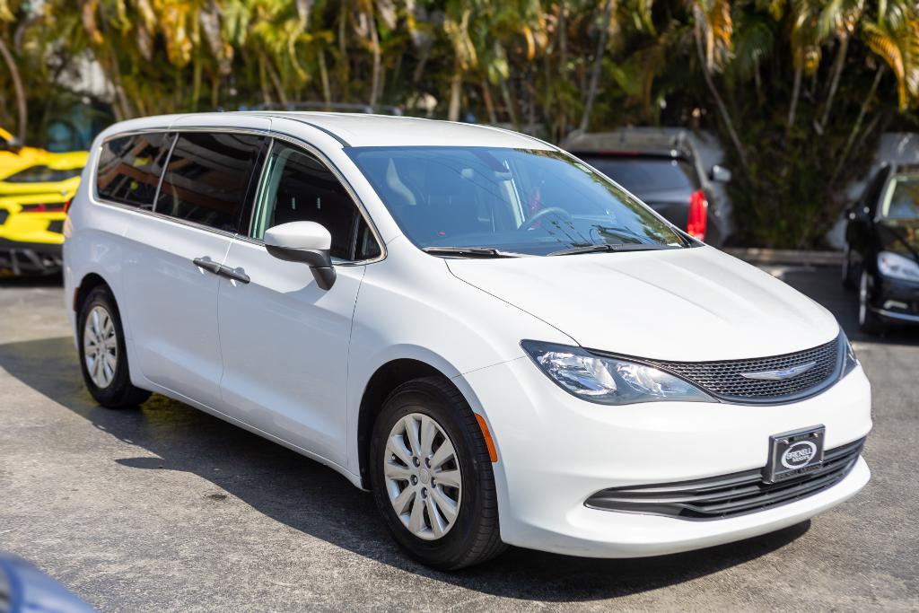 used 2018 Chrysler Pacifica car, priced at $16,888