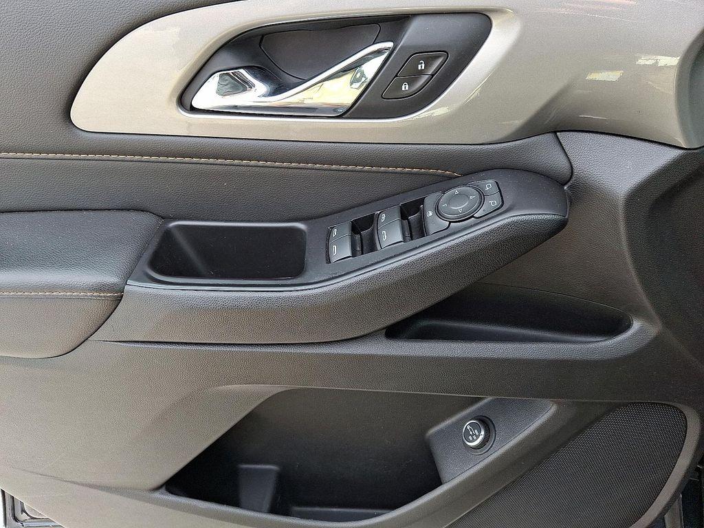 used 2020 Chevrolet Traverse car, priced at $23,900