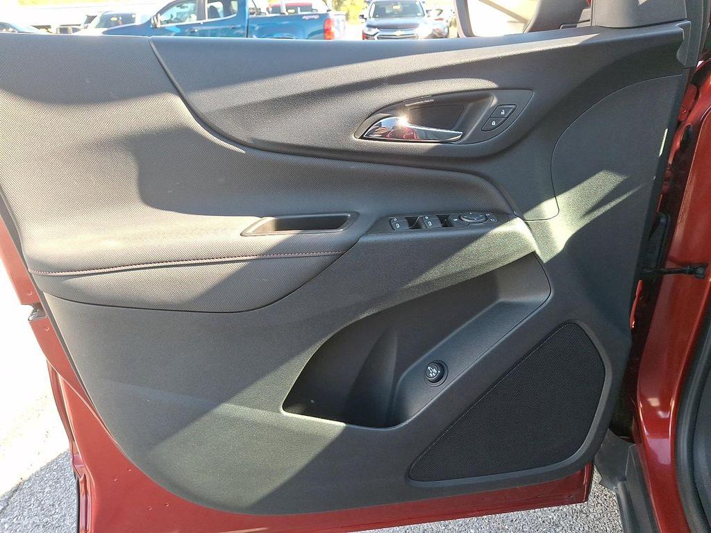 used 2023 Chevrolet Equinox car, priced at $25,625