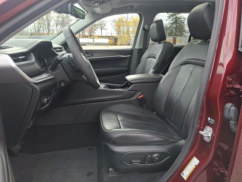 used 2023 Jeep Grand Cherokee car, priced at $33,495