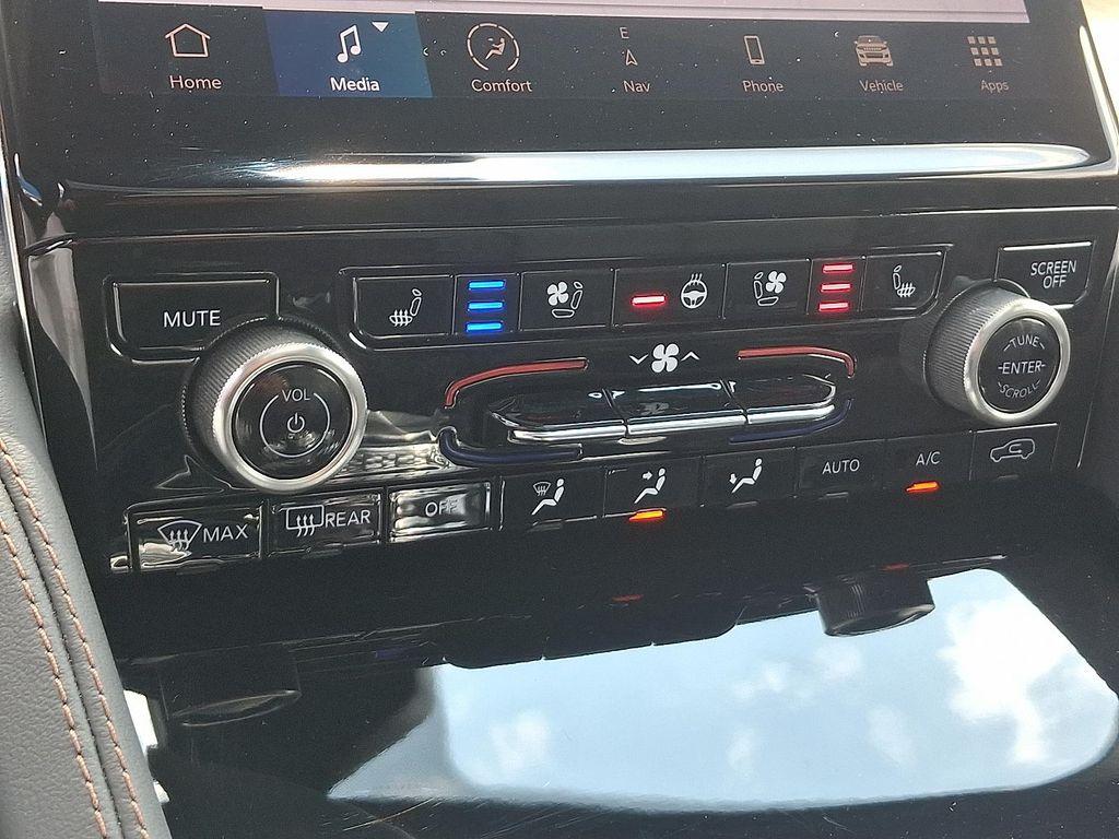used 2023 Jeep Grand Cherokee car, priced at $45,994