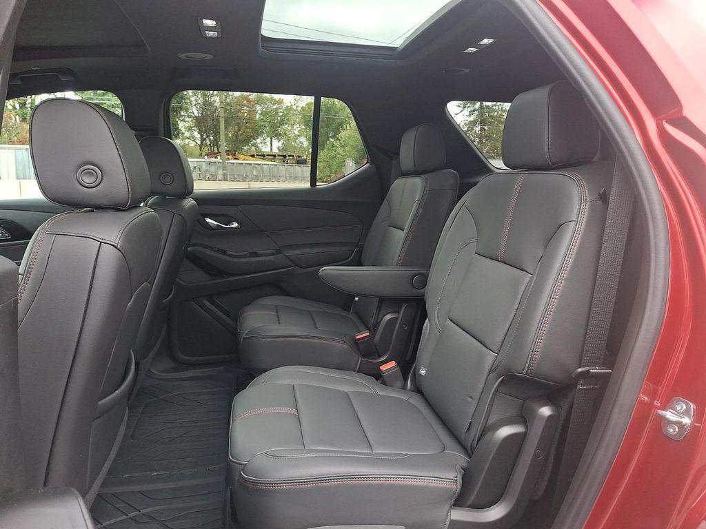 used 2023 Chevrolet Traverse car, priced at $40,000