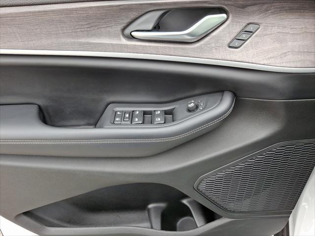 used 2023 Jeep Grand Cherokee car, priced at $36,900