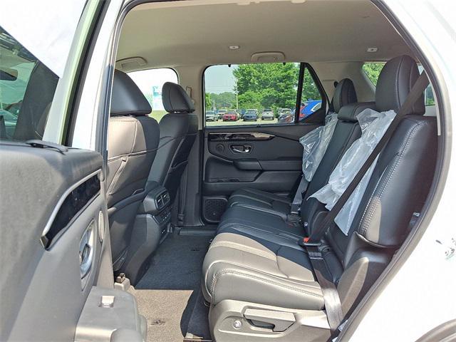 new 2025 Honda Pilot car, priced at $47,505