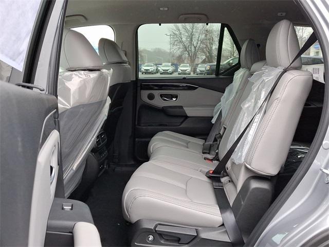 new 2025 Honda Pilot car, priced at $46,995