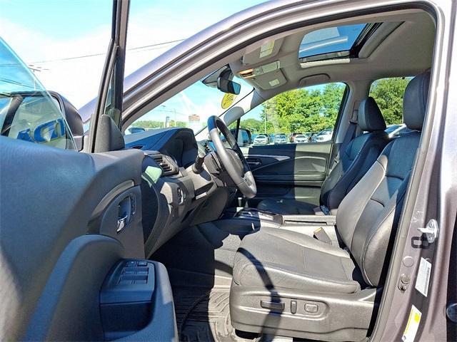used 2022 Honda Pilot car, priced at $33,591