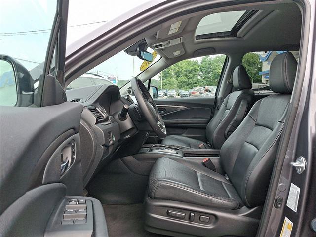 used 2022 Honda Pilot car, priced at $33,995