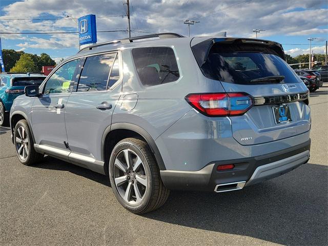 new 2025 Honda Pilot car, priced at $55,660