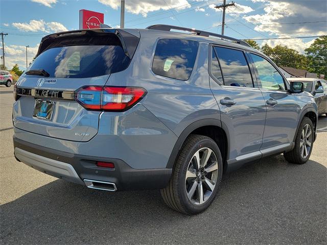 new 2025 Honda Pilot car, priced at $55,660