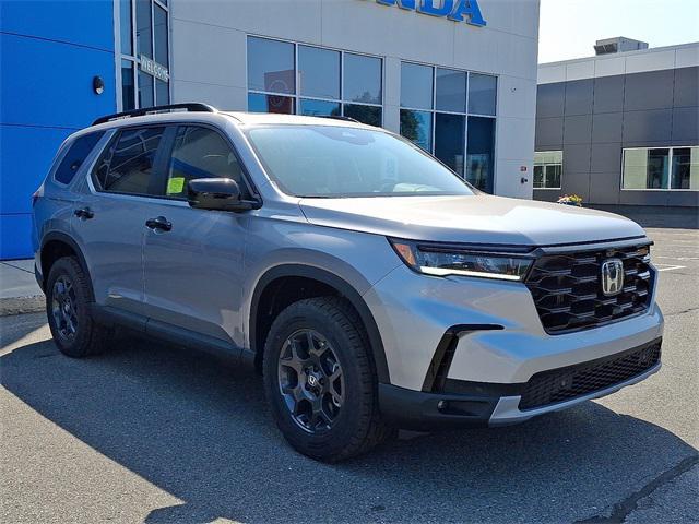 new 2025 Honda Pilot car, priced at $50,850