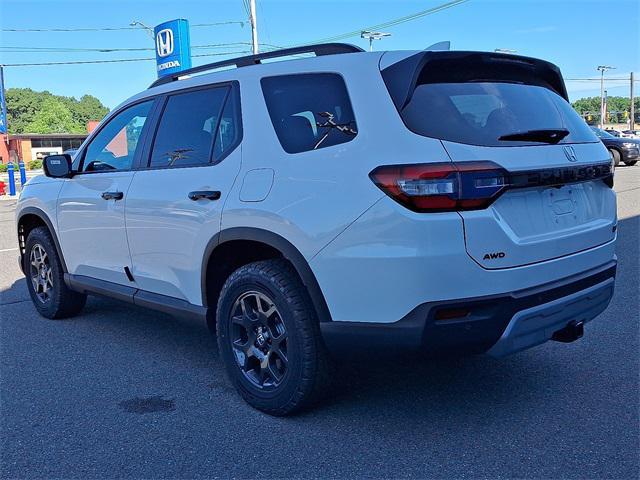 new 2025 Honda Pilot car, priced at $51,305