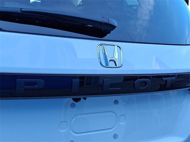 new 2025 Honda Pilot car, priced at $51,305
