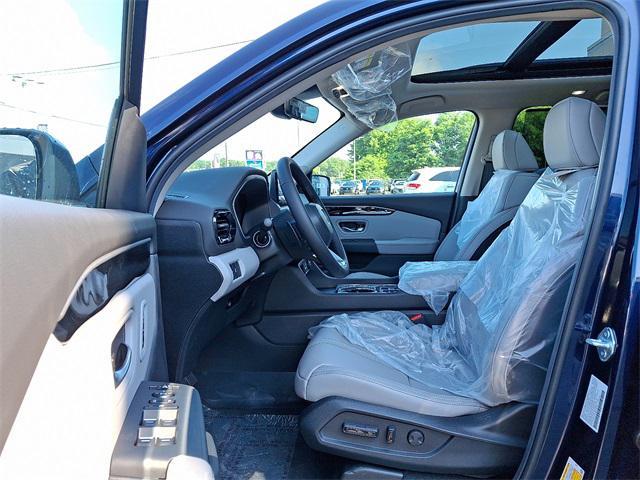 new 2025 Honda Pilot car, priced at $53,940
