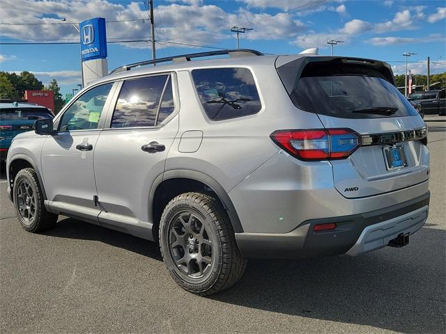 new 2025 Honda Pilot car, priced at $50,795