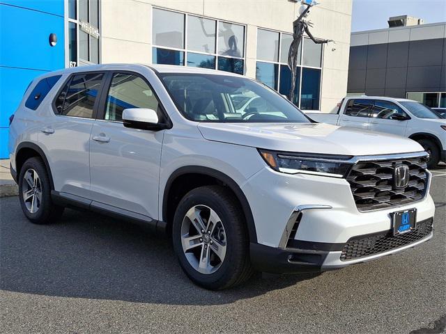 new 2025 Honda Pilot car, priced at $48,180