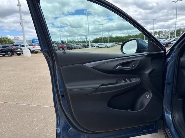 new 2025 Buick Envista car, priced at $26,006