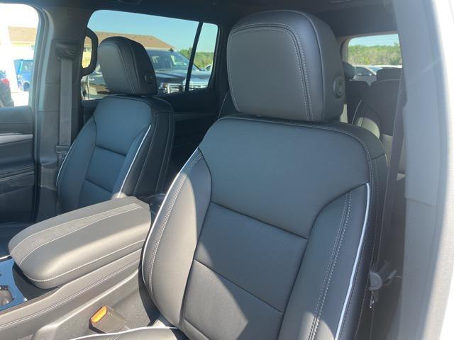 new 2025 Buick Enclave car, priced at $45,999
