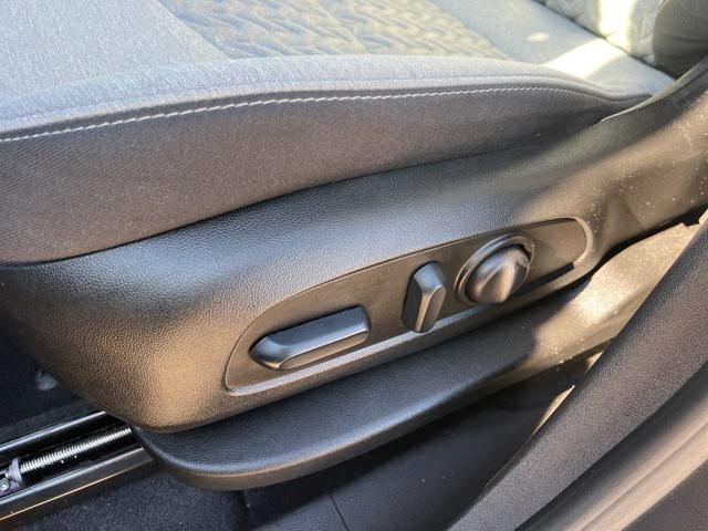 used 2022 Chevrolet Equinox car, priced at $20,989