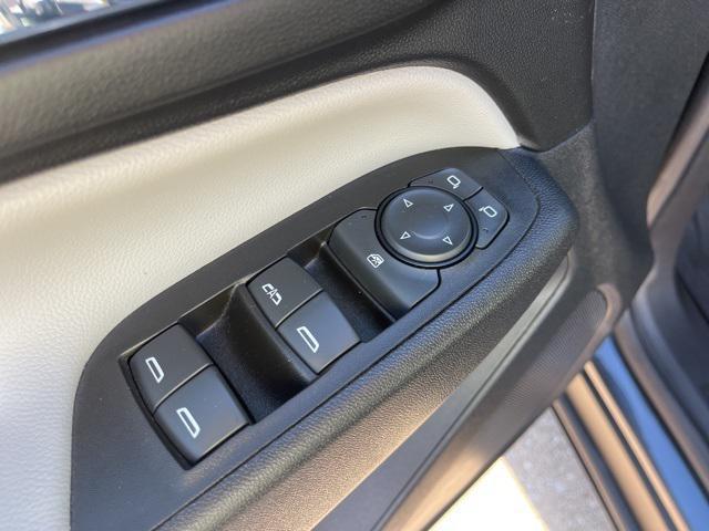 used 2022 Chevrolet Equinox car, priced at $20,989