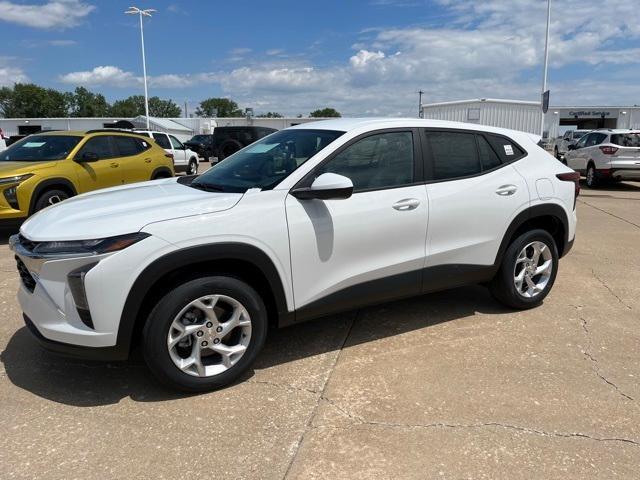 new 2025 Chevrolet Trax car, priced at $22,490