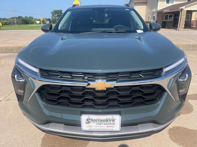 new 2025 Chevrolet Trax car, priced at $24,335
