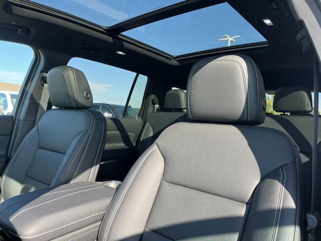 new 2026 Chevrolet Traverse car, priced at $51,899