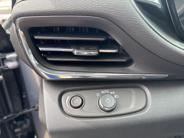 new 2025 Buick Envista car, priced at $25,614