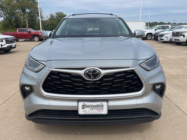 used 2022 Toyota Highlander car, priced at $38,699