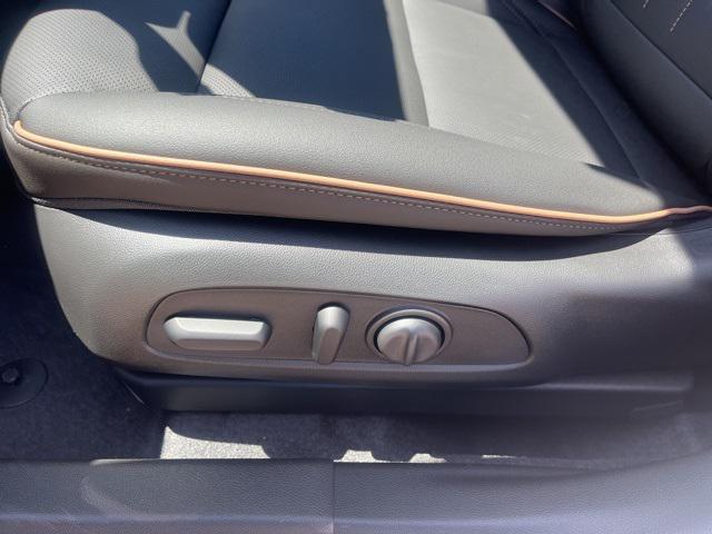 new 2025 Buick Envista car, priced at $29,288