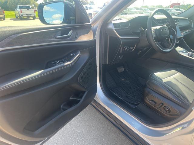 used 2024 Jeep Grand Cherokee car, priced at $36,989