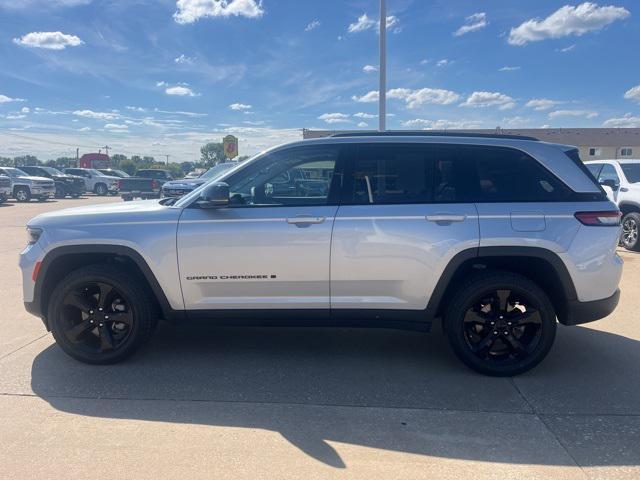 used 2024 Jeep Grand Cherokee car, priced at $36,989