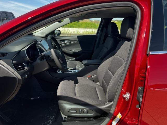 new 2025 Chevrolet Malibu car, priced at $28,195