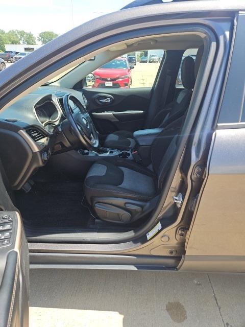 used 2018 Jeep Cherokee car, priced at $13,989