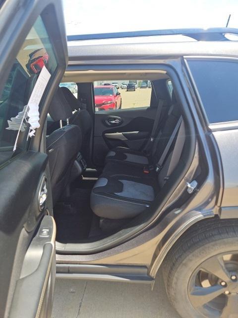 used 2018 Jeep Cherokee car, priced at $13,989