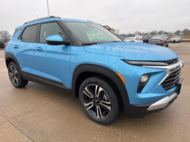 new 2025 Chevrolet TrailBlazer car, priced at $28,718