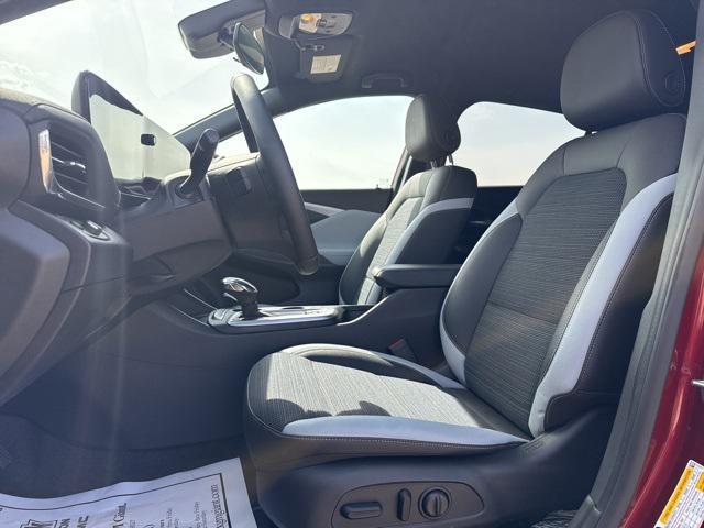 new 2025 Buick Envista car, priced at $23,999
