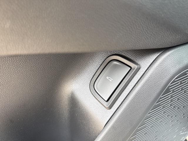 new 2026 Chevrolet Equinox car, priced at $31,270