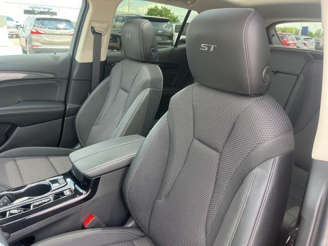 used 2022 Buick Envision car, priced at $25,865