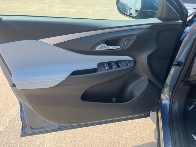 new 2025 Buick Envista car, priced at $23,999