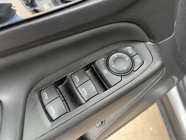 used 2024 Chevrolet Equinox car, priced at $21,989