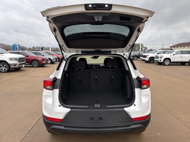 new 2025 Chevrolet TrailBlazer car, priced at $24,670