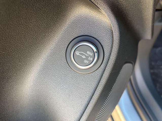 new 2025 Buick Envista car, priced at $23,999